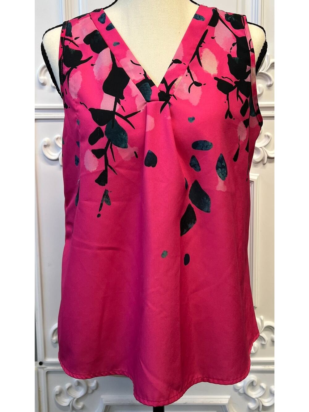 SHEIN Pink Abstract Floral Sleeveless Blouse – Women’s Small